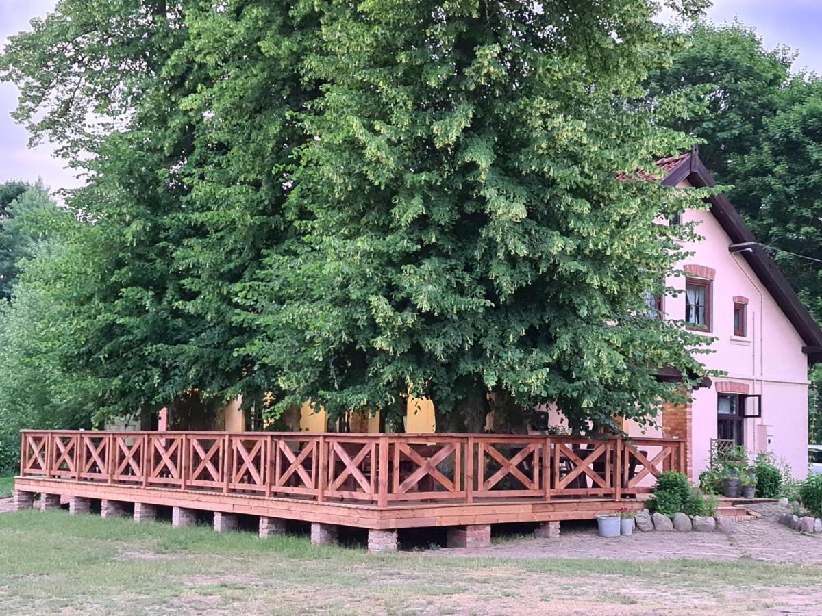 Swojski Gosciniec Prazmowo Exterior photo