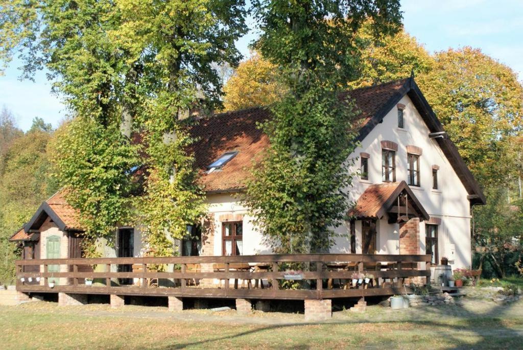 Swojski Gosciniec Prazmowo Exterior photo