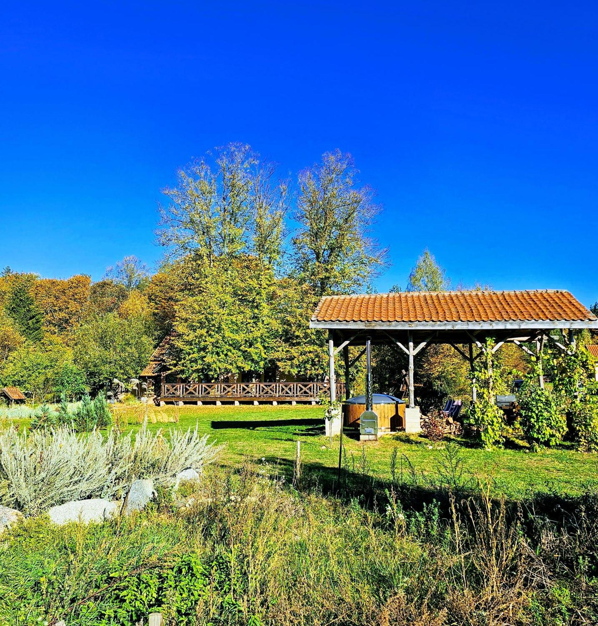 Swojski Gosciniec Prazmowo Exterior photo